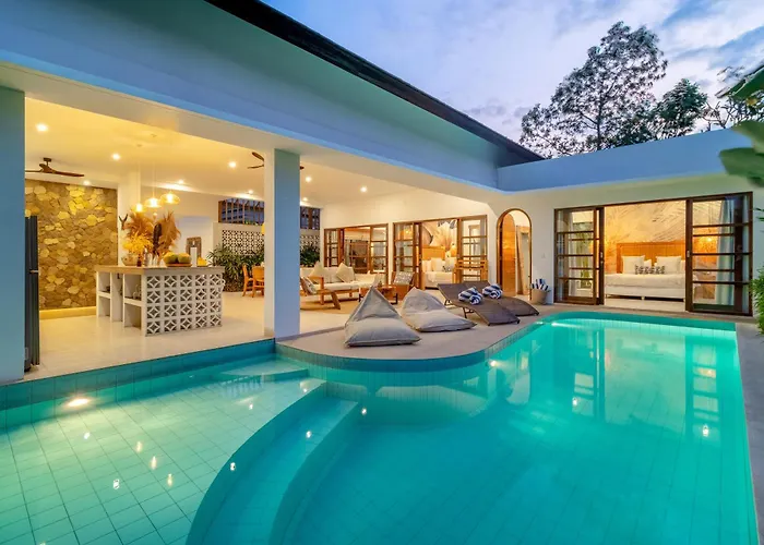 Crusoe Stylish 3br Oasis In Berawa Canggu