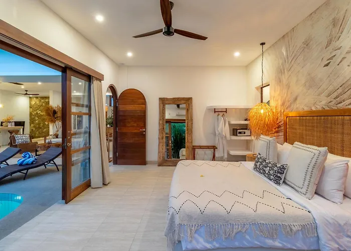 Villa Crusoe Stylish 3br Oasis In Berawa Canggu