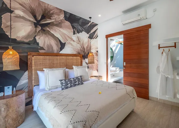 Crusoe Stylish 3br Oasis In Berawa 别墅 *