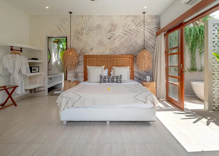 Crusoe Stylish 3br Oasis In Berawa 别墅