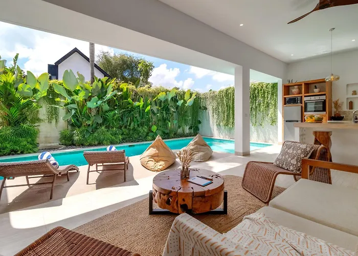Crusoe Stylish 3br Oasis In Berawa Villa Canggu