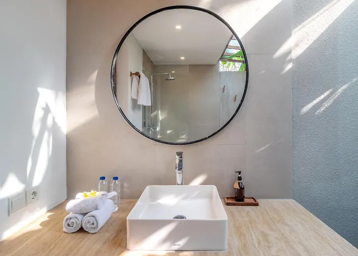 别墅 Crusoe Stylish 3br Oasis In Berawa 坎古