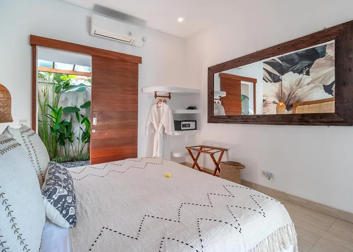 Crusoe Stylish 3br Oasis In Berawa * Canggu