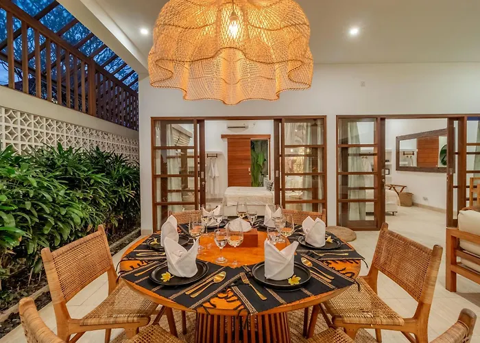 Crusoe Stylish 3br Oasis In Berawa *